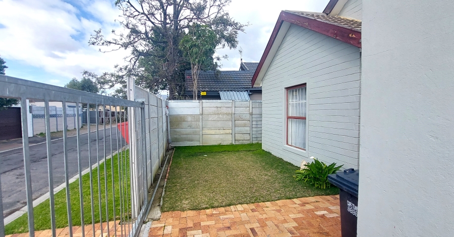 2 Bedroom Property for Sale in Strand South Western Cape